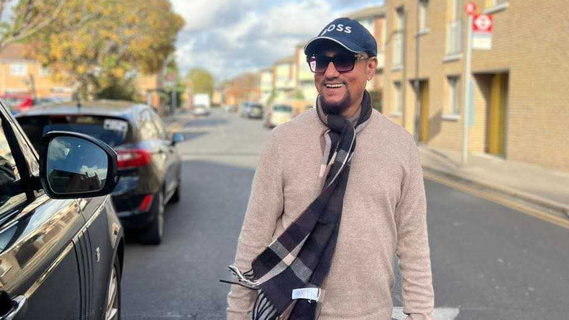 ব্যক্তিগত খরচে লন্ডনে চসিক মেয়র, বিভ্রান্তি না ছড়ানোর আহ্বান