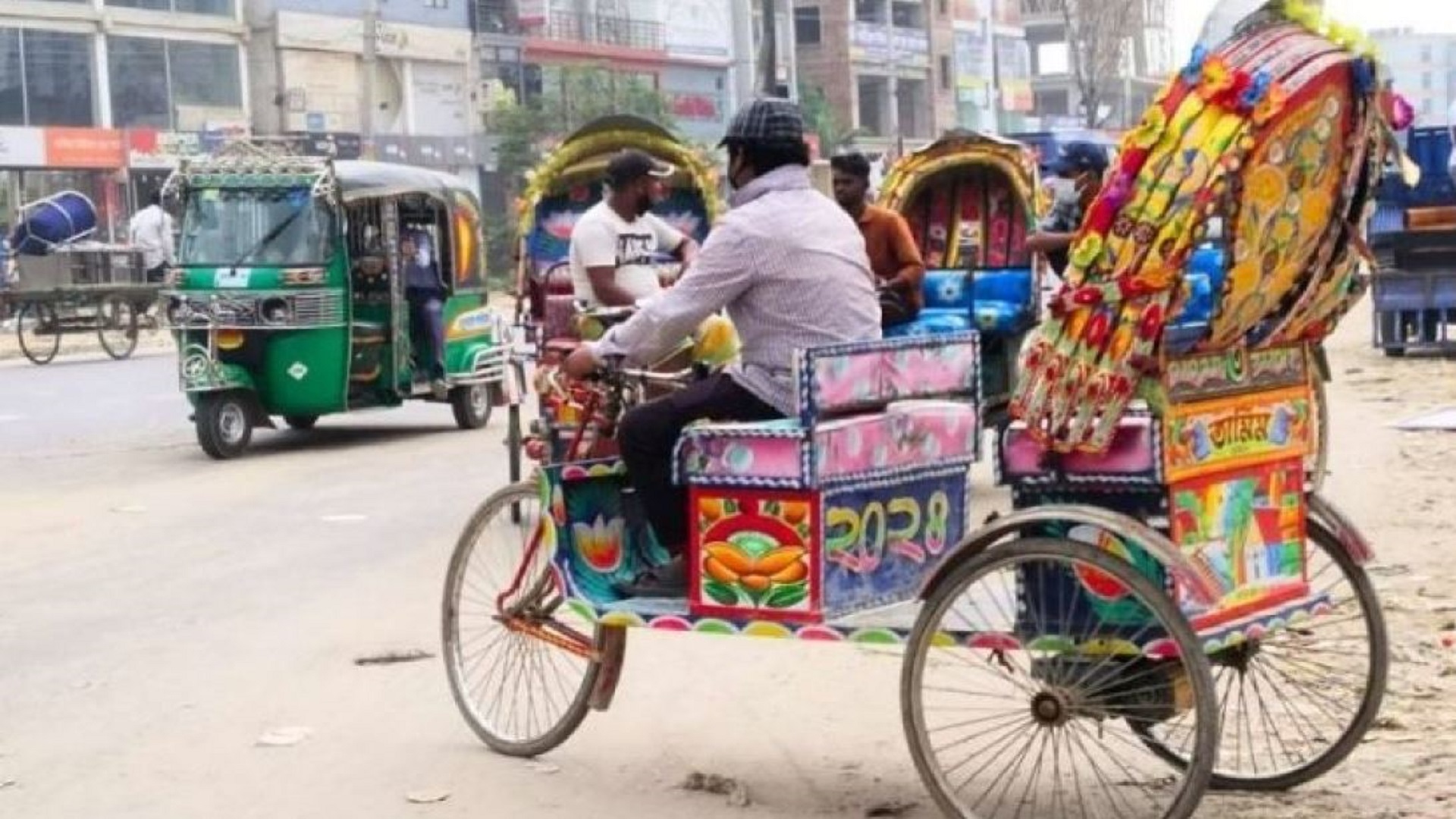 রায়েরবাগে ললিপপ কিনতে গিয়ে অটোরিকশার ধাক্কায় গেল শিশু সুমাইয়ার প্রাণ