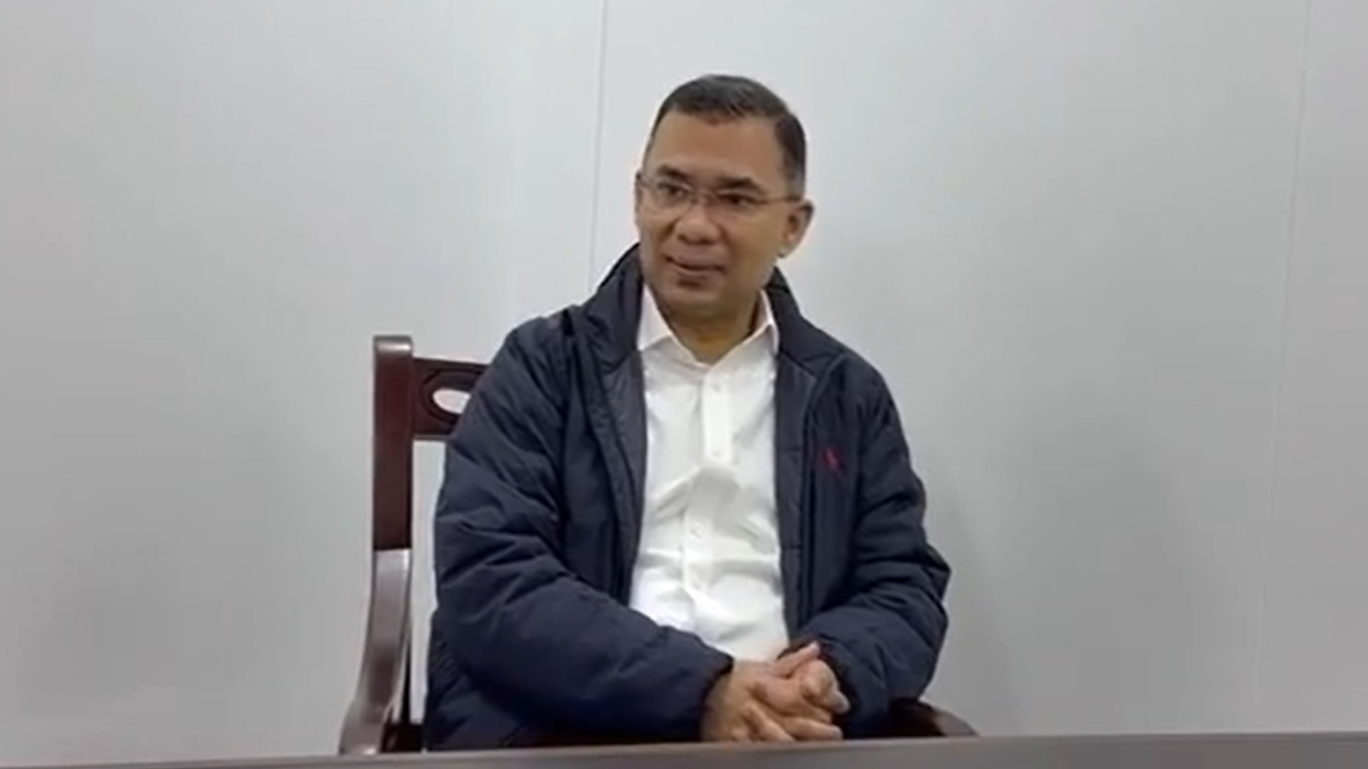 গুলশানে বিএনপি চেয়ারপারসনের কার্যালয়ে তারেক রহমান। ছবি: ভিডিও থেকে নেয়া