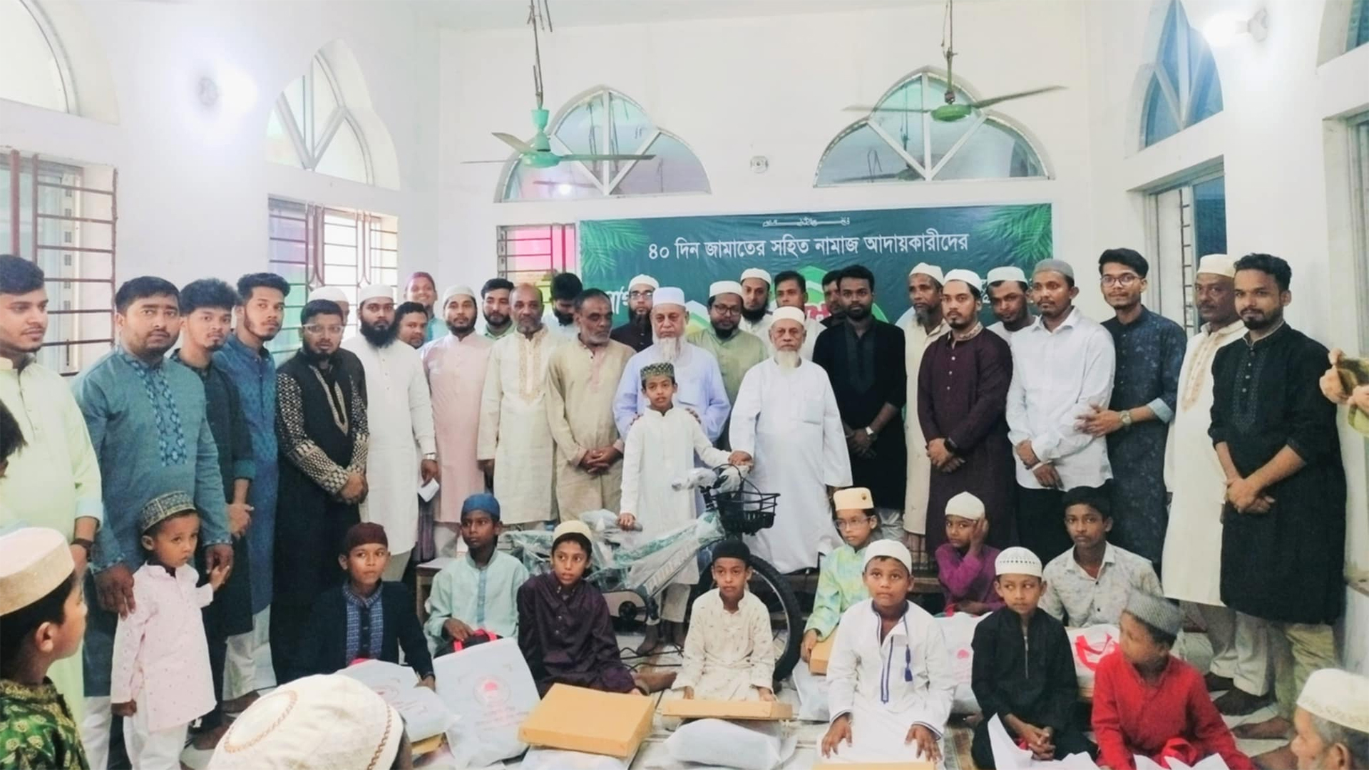 পালেগ্রামে ৪০ দিন জামাতে নামাজ আদায় কর্মসূচি, ৪৫ জন পুরস্কৃত