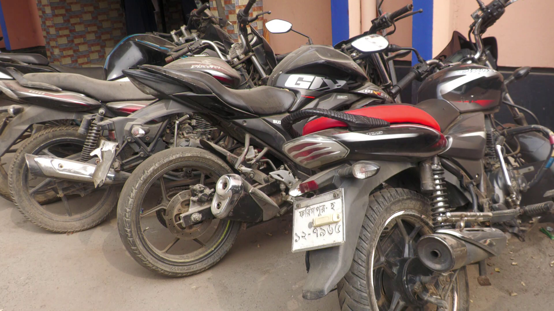 ফরিদপুর শহরে ২০ দিনে ৫ মোটরসাইকেল চুরি, গ্রেফতার চক্রের ৭ সদস্য