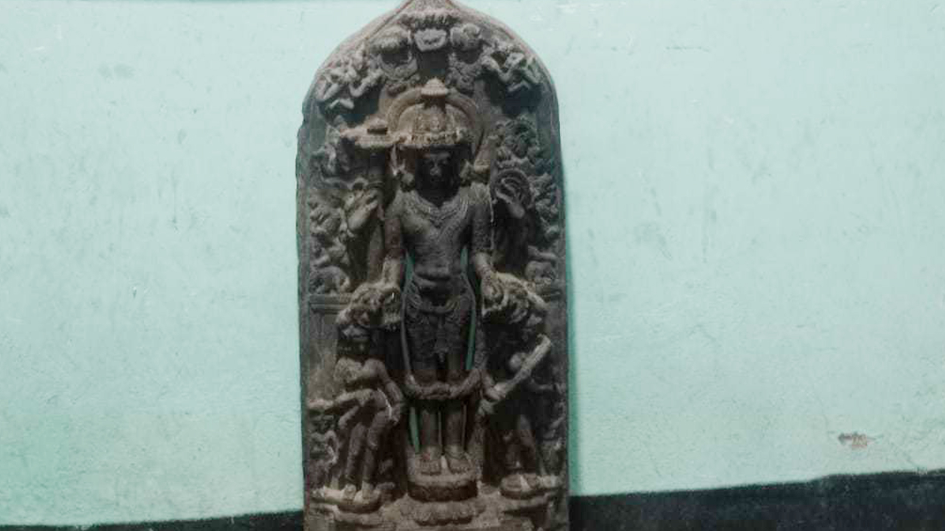 পঞ্চগড়ে ৮৭ লাখ টাকা মূল্যের কষ্টিপাথরের মূর্তি উদ্ধার