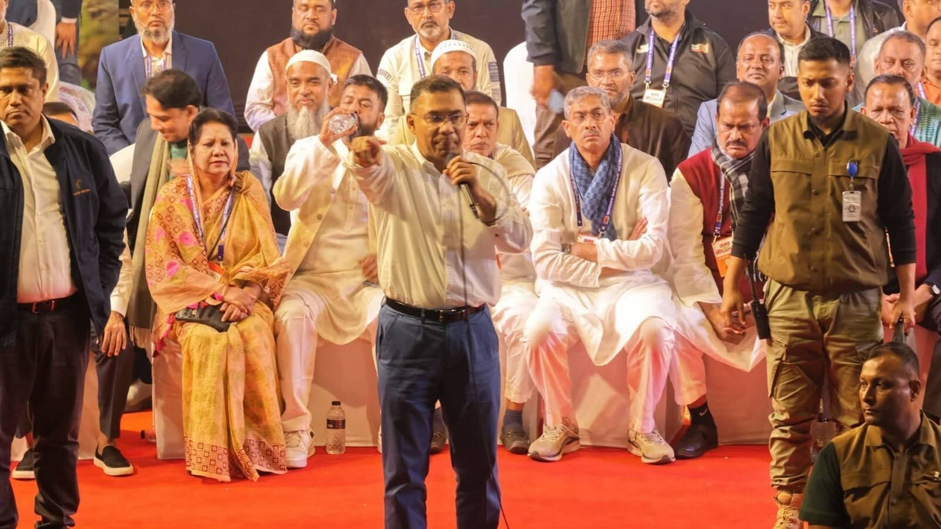 ভোটকেন্দ্রের সামনে জামাতে ফজরের নামাজ আদায় করবেন: তারেক রহমান