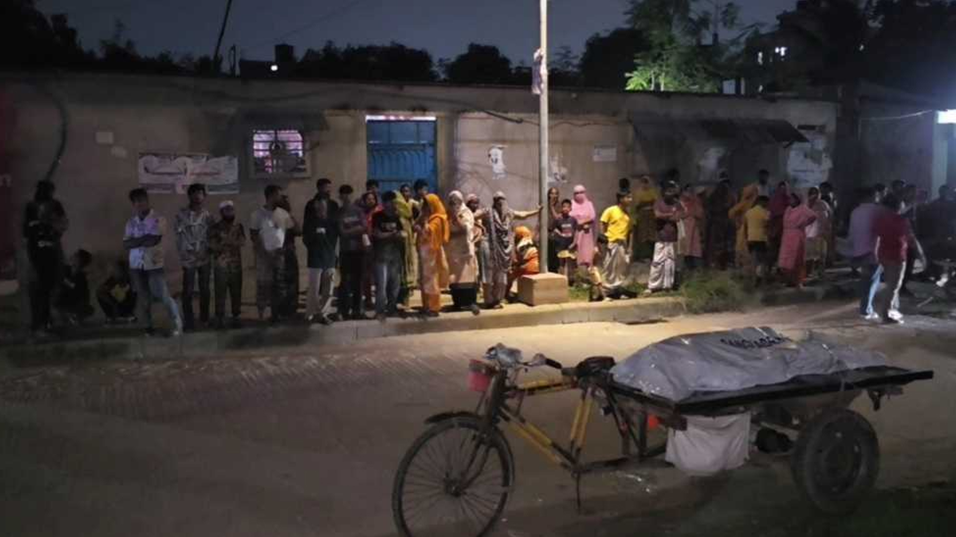নারায়ণগঞ্জে তালাবদ্ধ গুদামে পড়েছিল যুবকের অর্ধগলিত মরদেহ