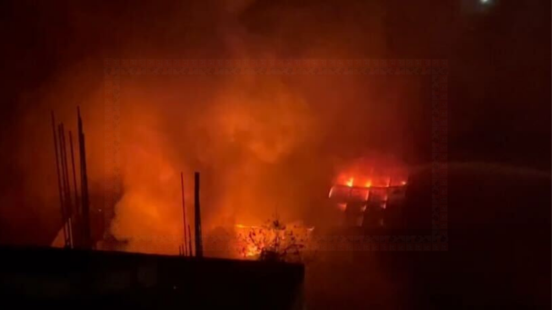 টঙ্গীতে ১০ দোকান পুড়ে ছাই