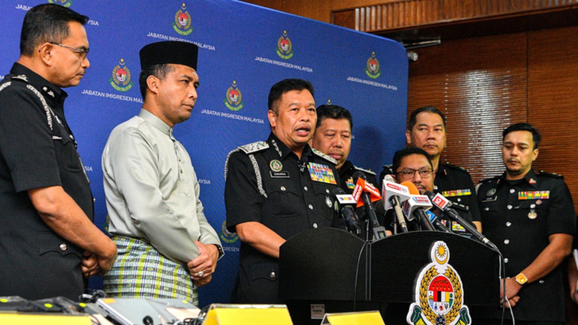 মালয়েশিয়া থেকে স্বেচ্ছায় ফিরছেন ২ লাখের বেশি অভিবাসী, তালিকায় দ্বিতীয় বাংলাদেশিরা