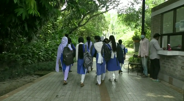 রিসোর্ট ও স্পা সেন্টারের ভেতরেই বালিকা উচ্চ বিদ্য...