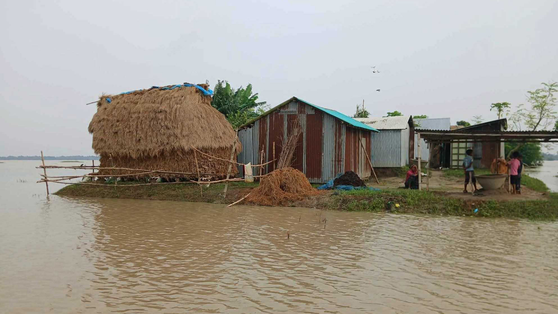 ৪ জেলায় বন্যার আভাস