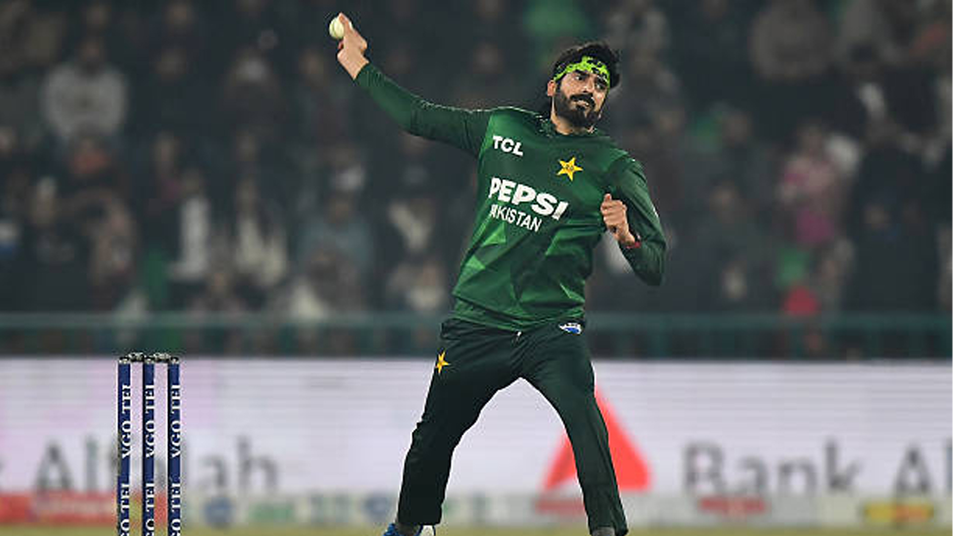 পাকিস্তানি স্পিনারের বোলিং অ্যাকশন নিয়ে দুই ভারতীয় ক্রিকেটারের বিতর্ক