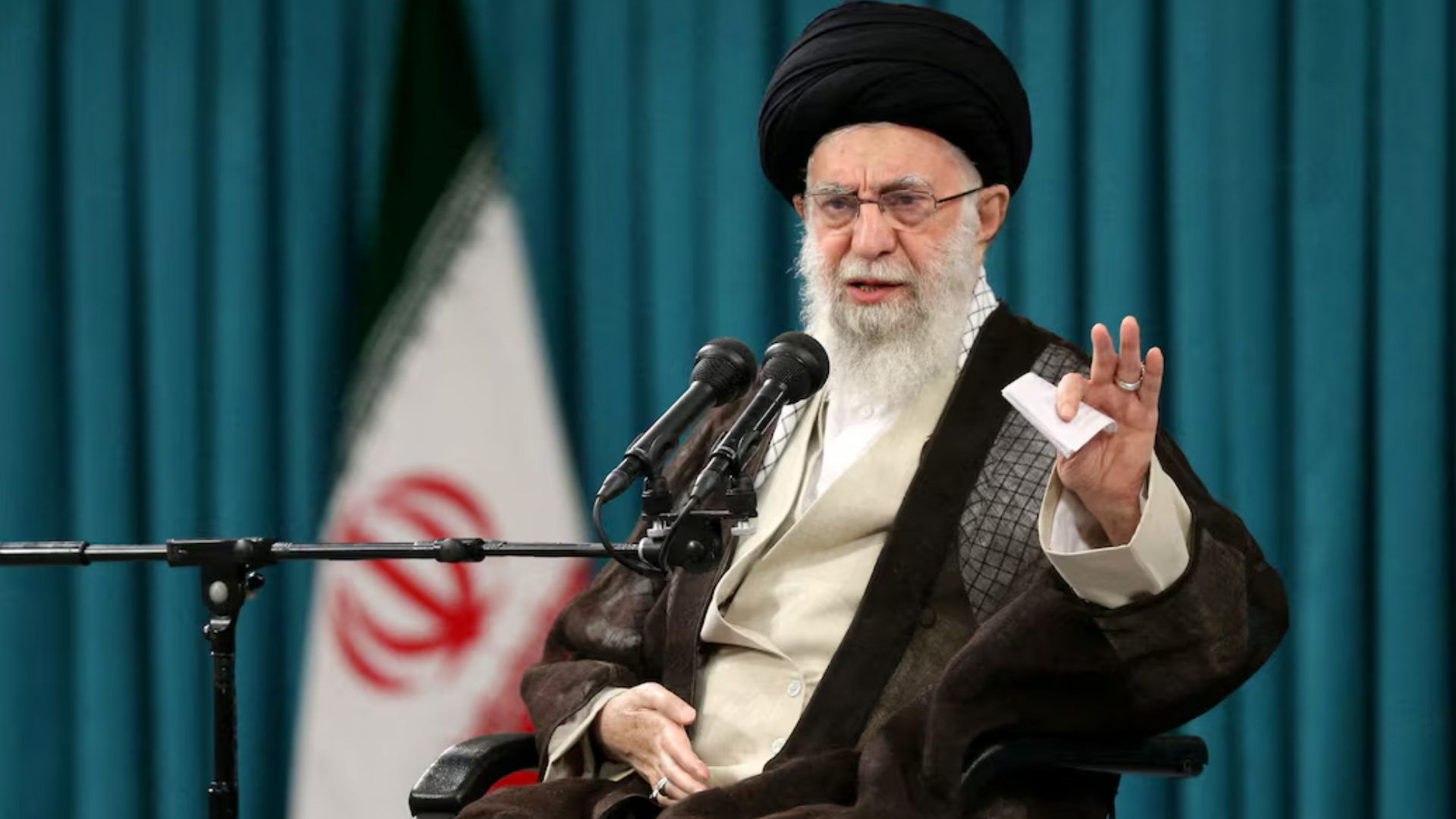 মার্কিন ঘাঁটিতে হামলার পর কড়া বার্তা খামেনির