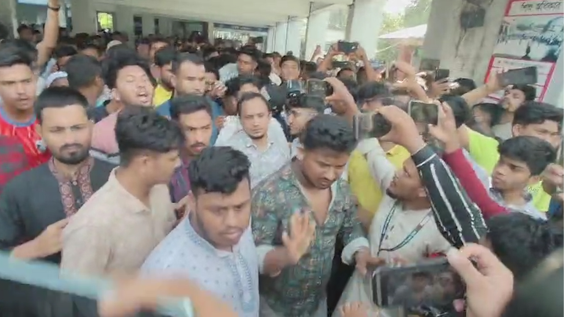উখিয়ায় চাকরিচ্যুত শিক্ষকদে আন্দোলন: আটক ২৭ জন ৮ ঘণ্টা পর মুক্ত
