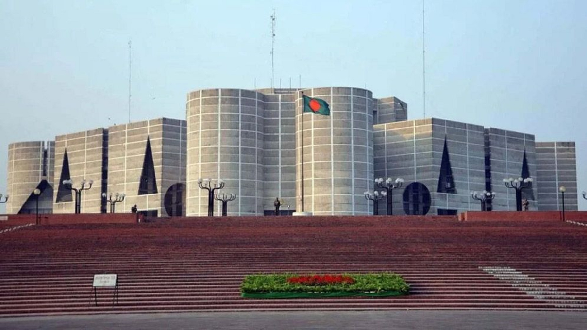 ঈদের বিরতির পর প্রথম অধিবেশনেই উত্তপ্ত সংসদ