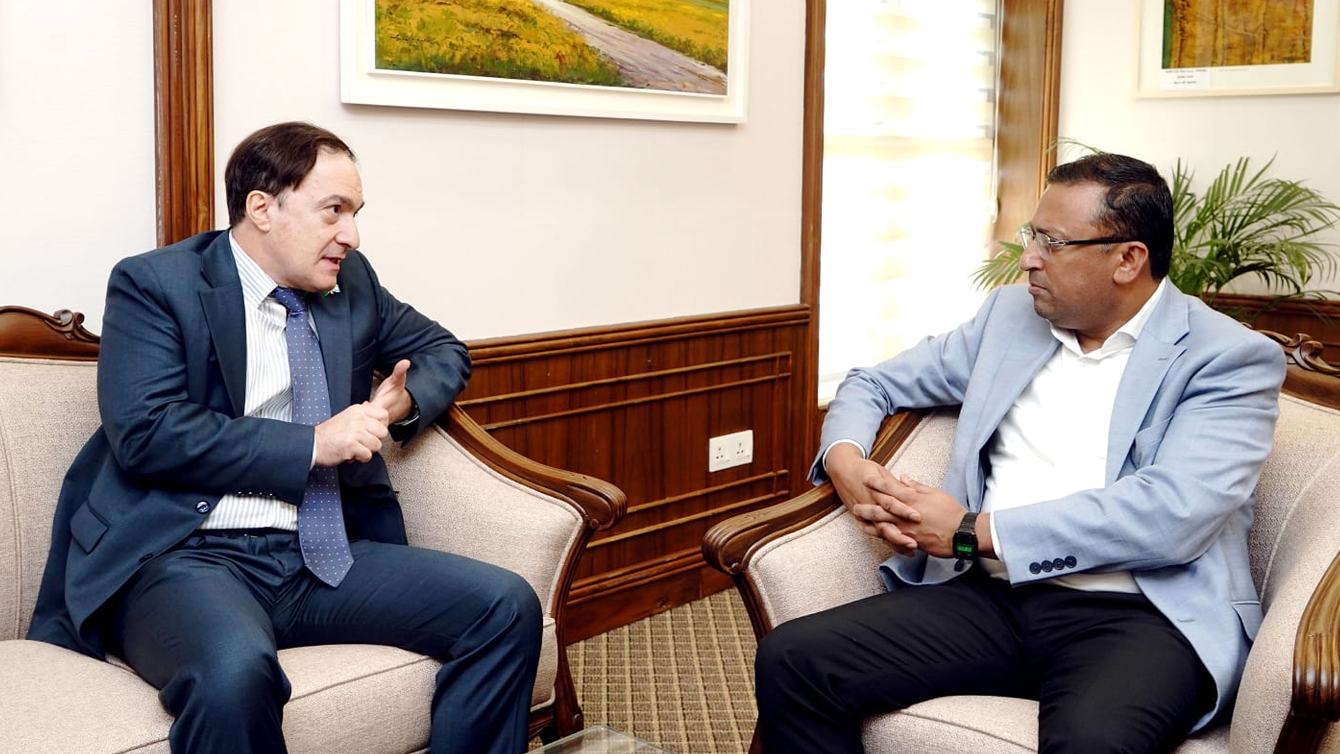 পররাষ্ট্র উপদেষ্টার সঙ্গে আর্জেন্টিনার রাষ্ট্রদূতের সৌজন্য সাক্ষাৎ