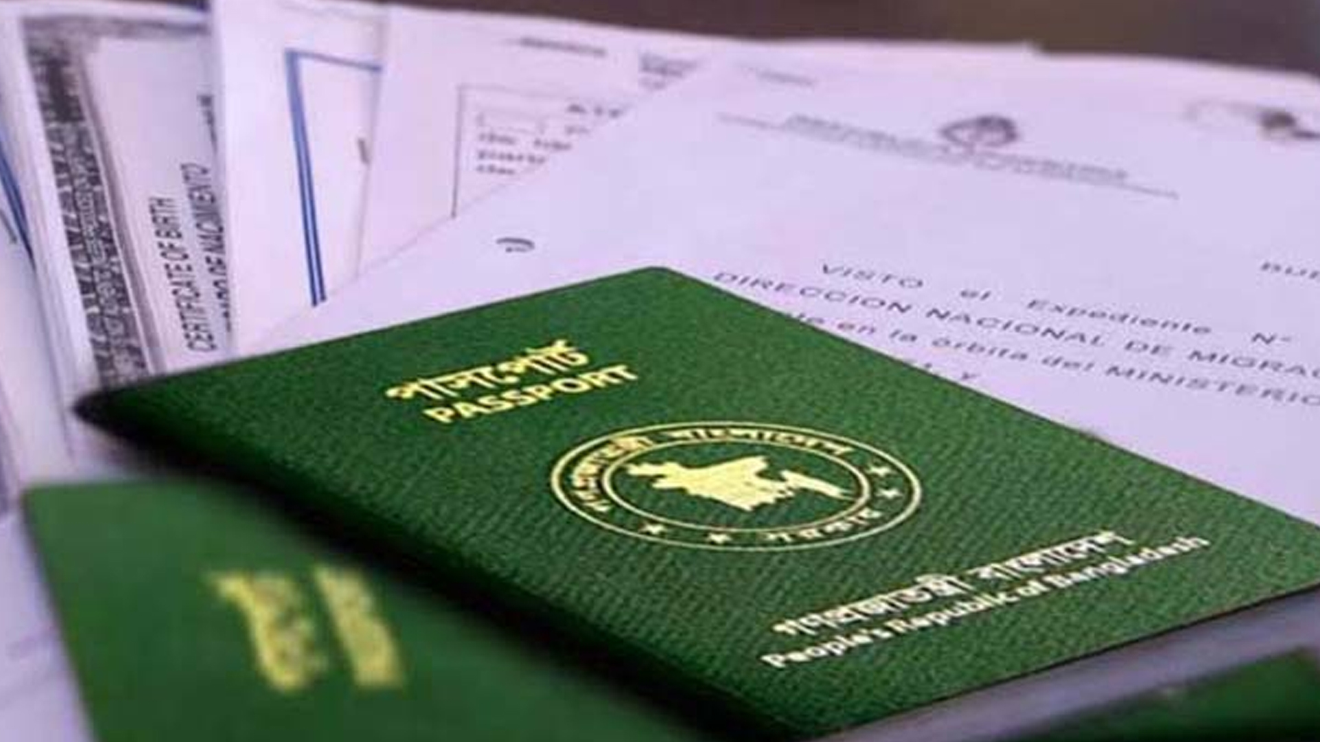 বাংলাদেশিদের জন্য ভিসা জটিলতা বাড়ছে, নেপথ্যে কী?