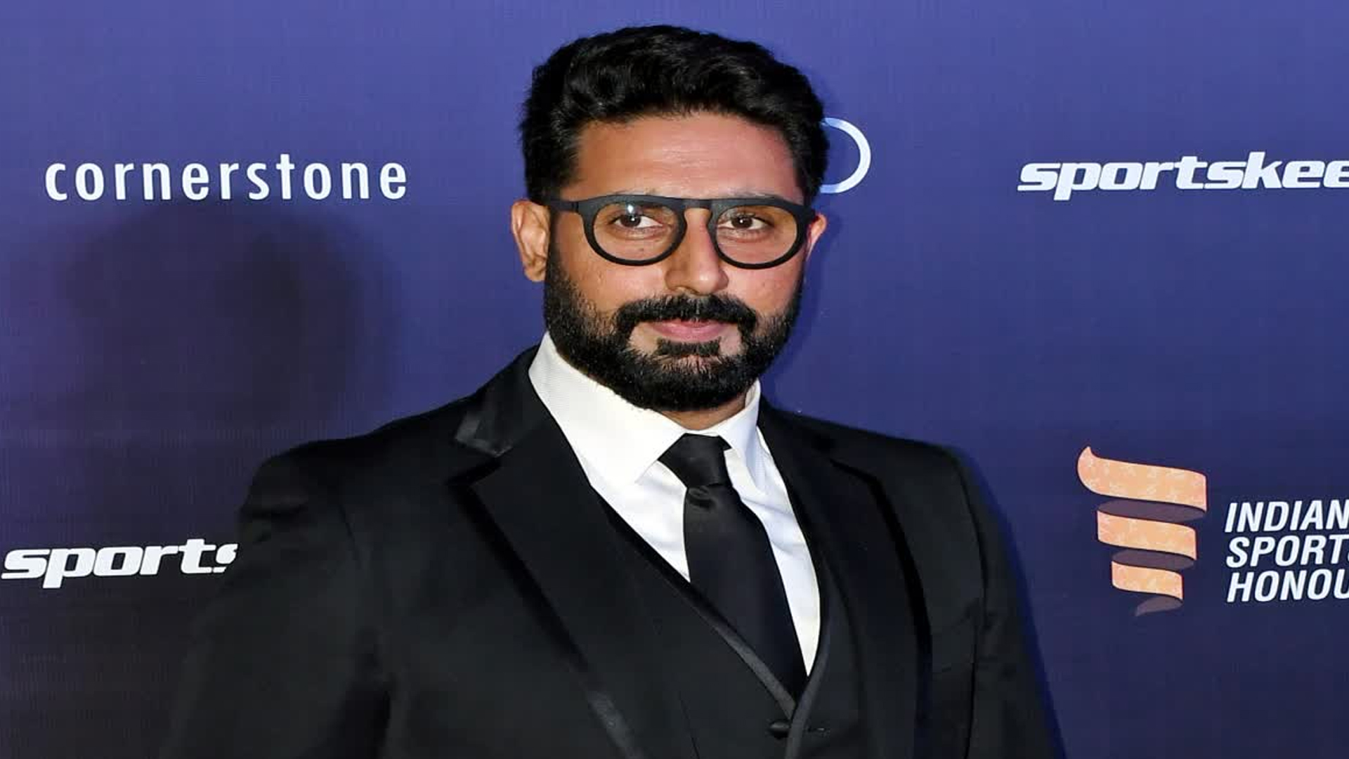 ভৌতিক সিনেমায় দেখা যাবে অভিষেক বচ্চনকে