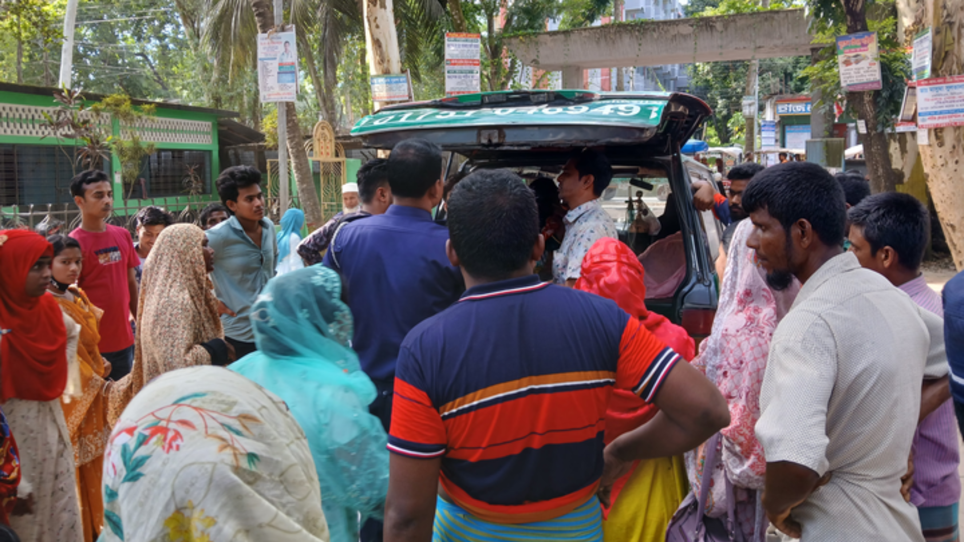 কু‌ড়িগ্রামে অটোরিকশা উল্টে প্রাণ গেলো বৃদ্ধের, আহত ৩