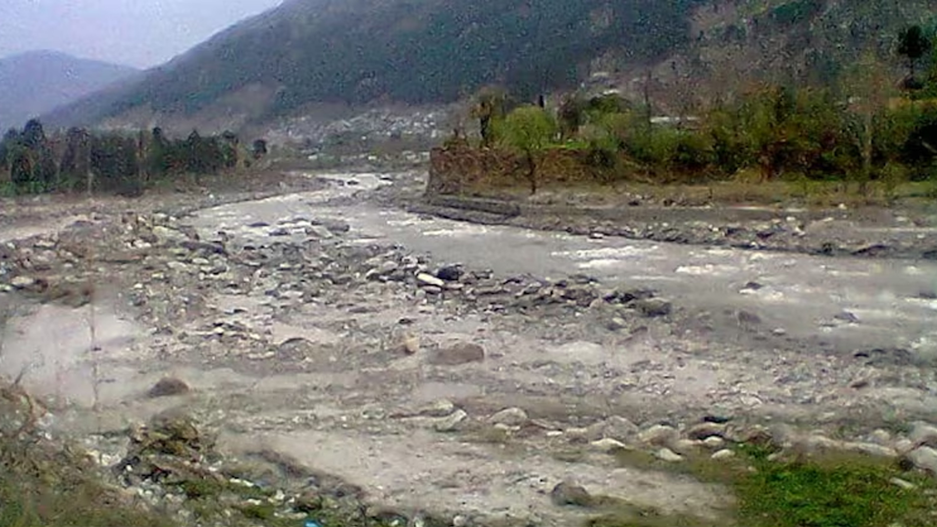 পাকিস্তানকে পানি দেবে না আফগানিস্তানও, নদীতে বাঁধ নির্মাণের নির্দেশ