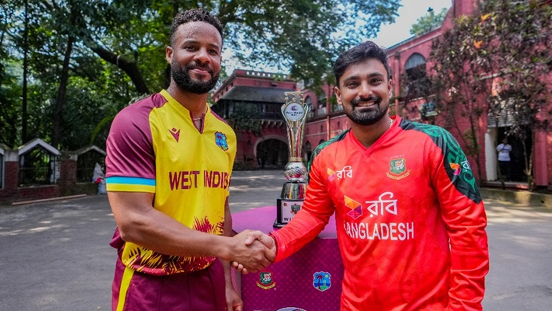 টস হেরে আগে ফিল্ডিং করবে বাংলাদেশ