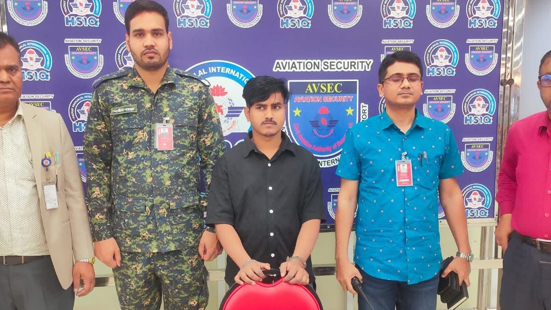 শাহজালালে ৪,৩৬৪ পিস ইয়াবা উদ্ধার, যাত্রী আটক