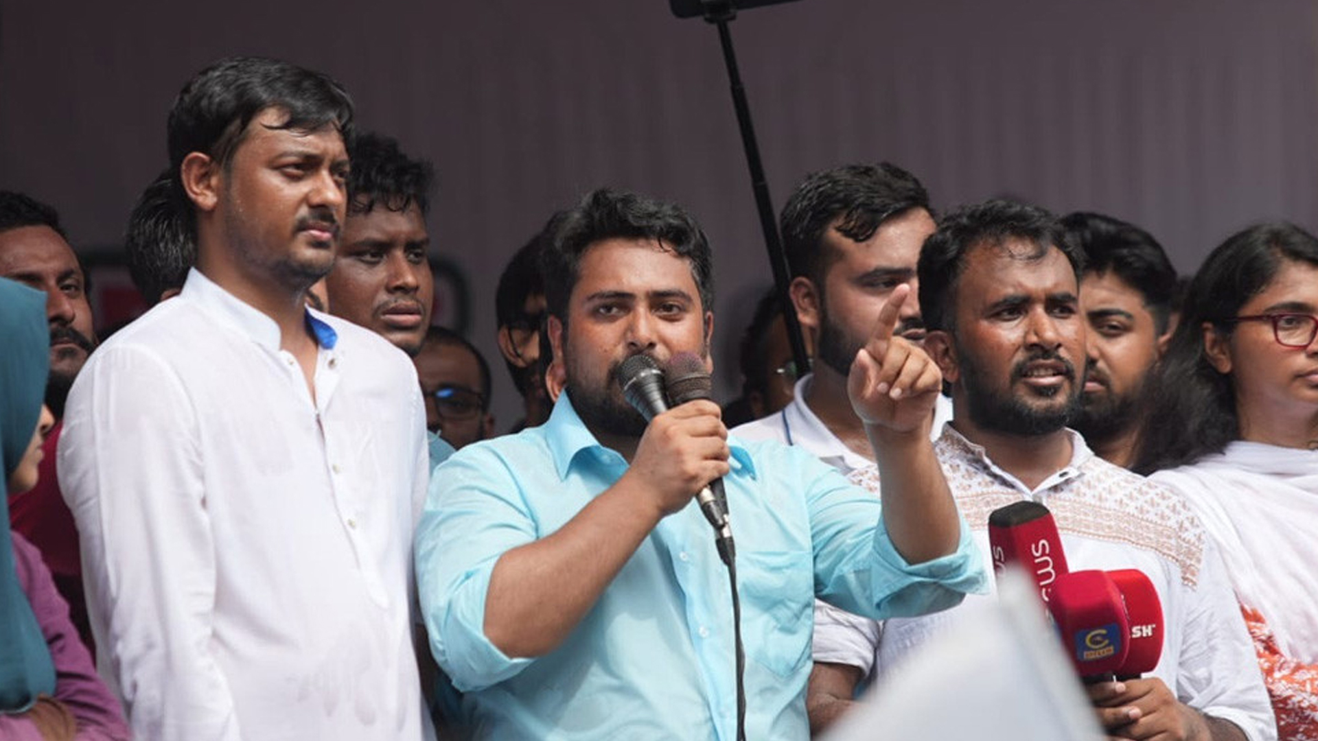 বাধা দিয়ে তারুণ্যের শক্তি থামানো যাবে না: নাহিদ