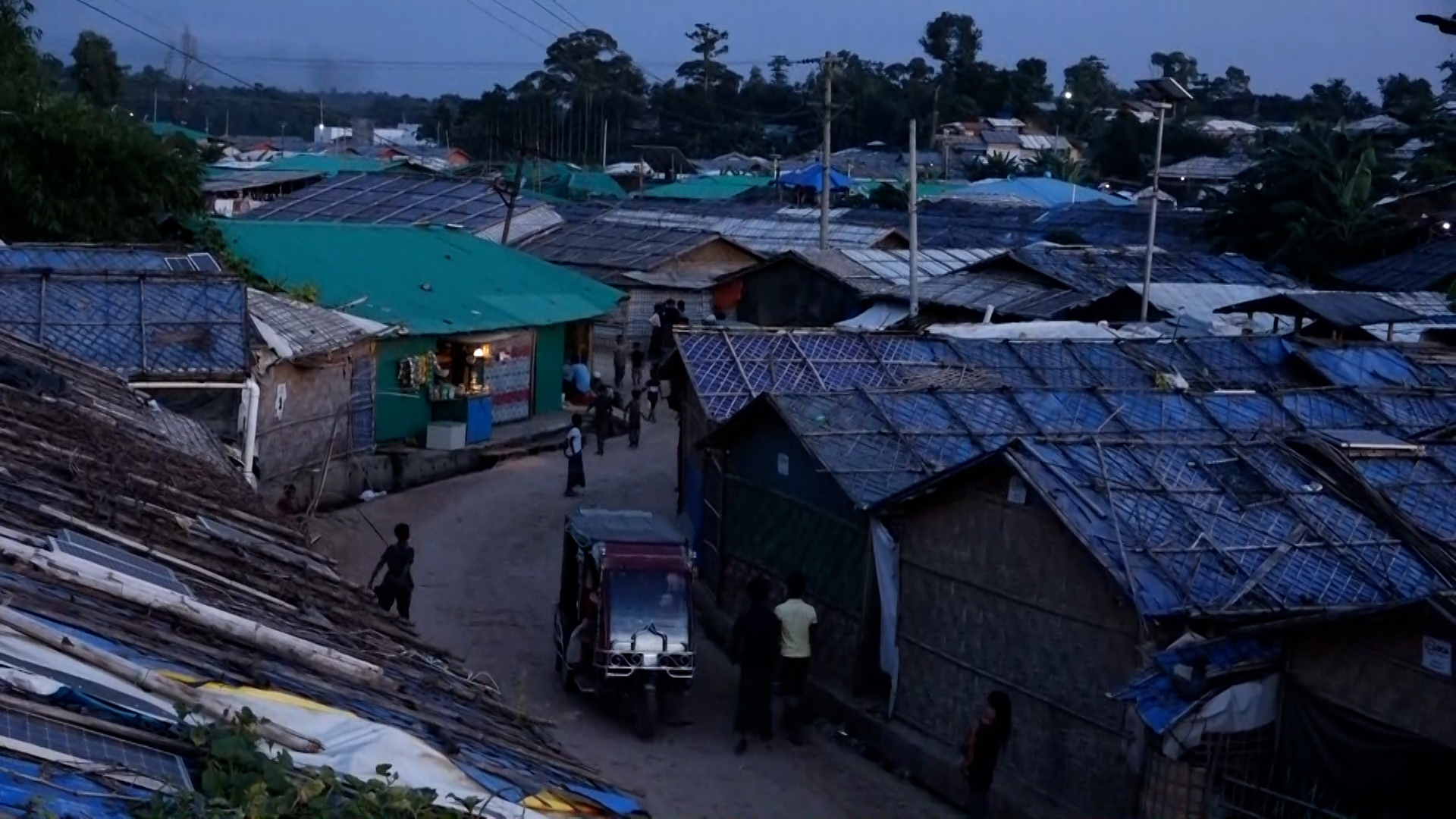 রোহিঙ্গা ক্যাম্পে বজ্রপাতে দুই শিশুসহ আহত ৫
