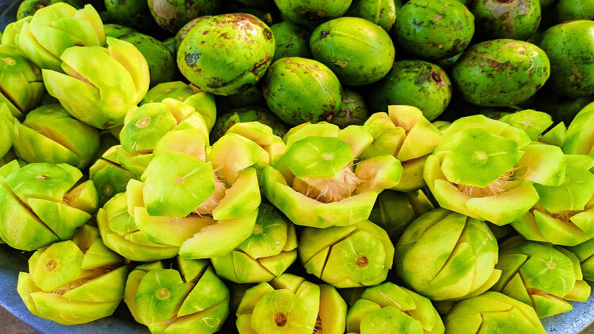 আমড়া খেলে কী হয়? জেনে নিন