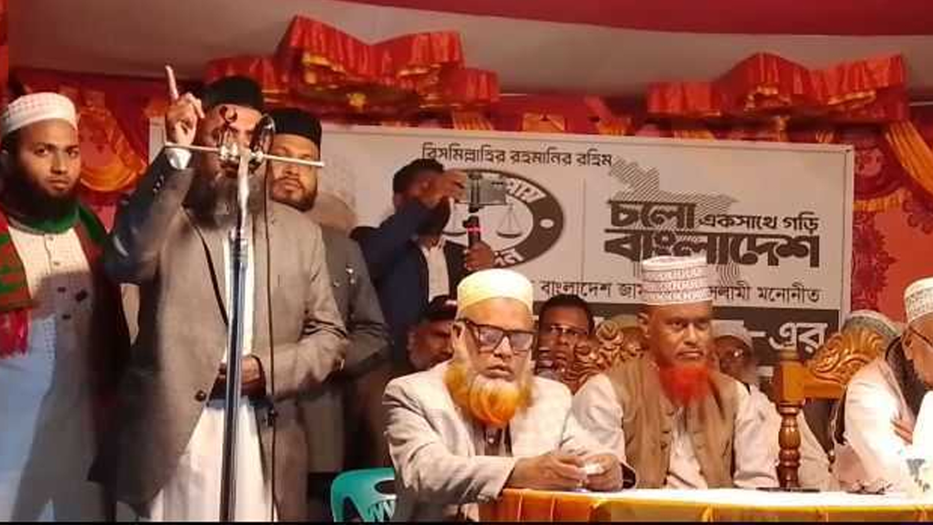 বাঁশের লাঠি নিয়ে ভোটকেন্দ্রে অবস্থান করার আহ্বান খেলাফত মজলিসের নেতার