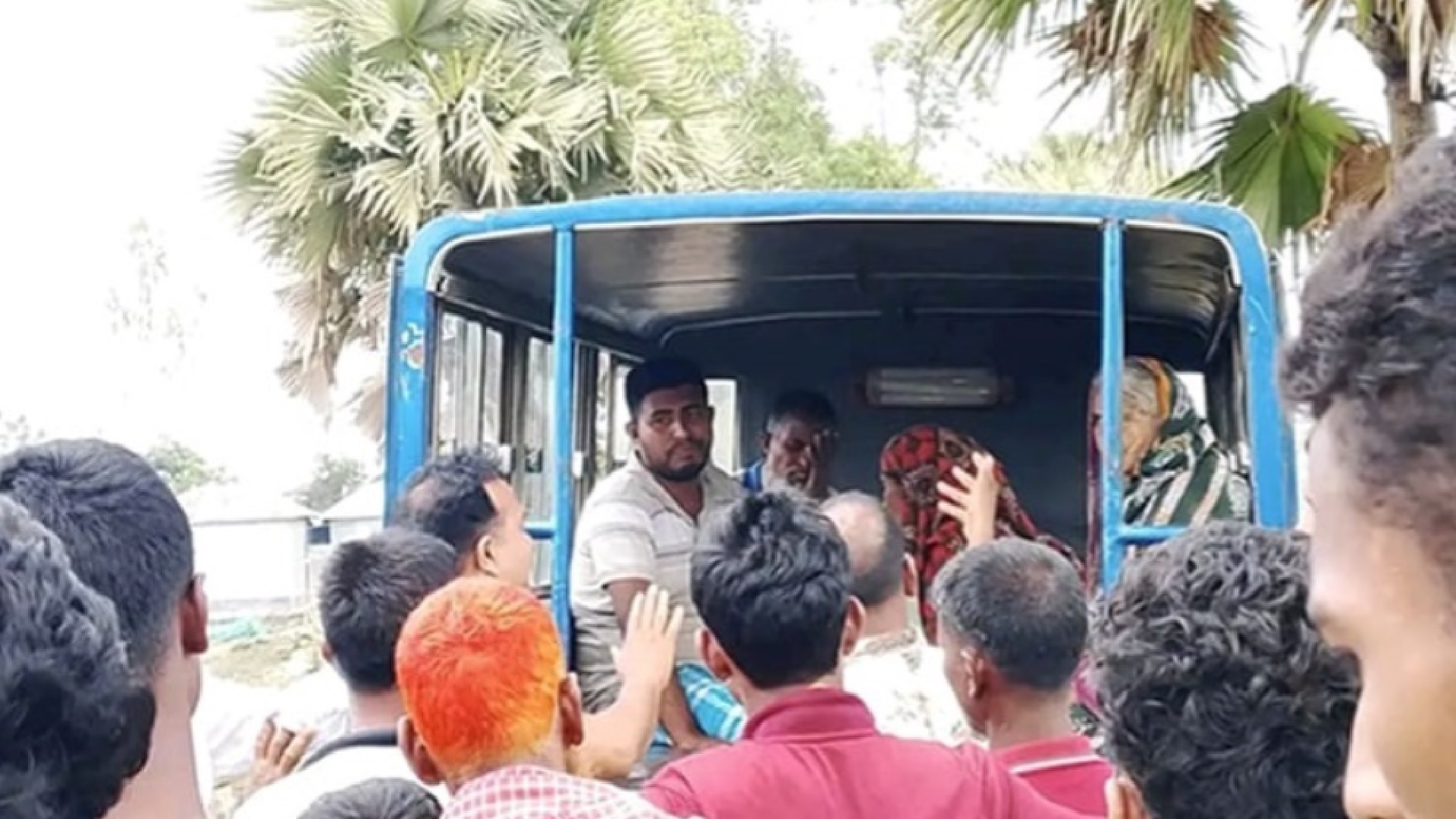 ময়মনসিংহে বৃদ্ধ বাবাকে লাঠিপেটার পর পুকুরে ফেলে হত্যা