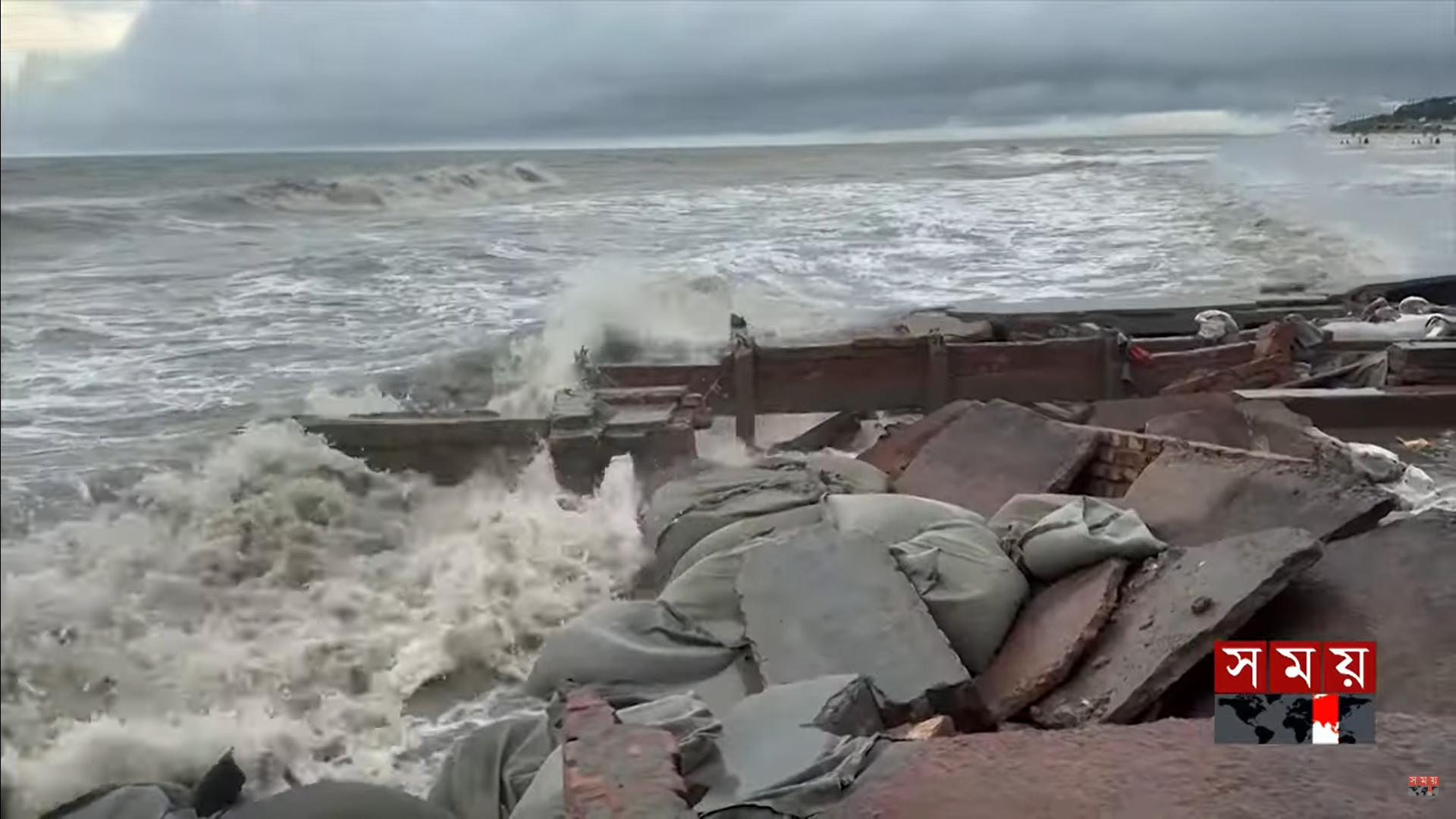 উত্তাল সাগর, রাতের মধ্যে ৬ জেলায় ঝড়ের শঙ্কা