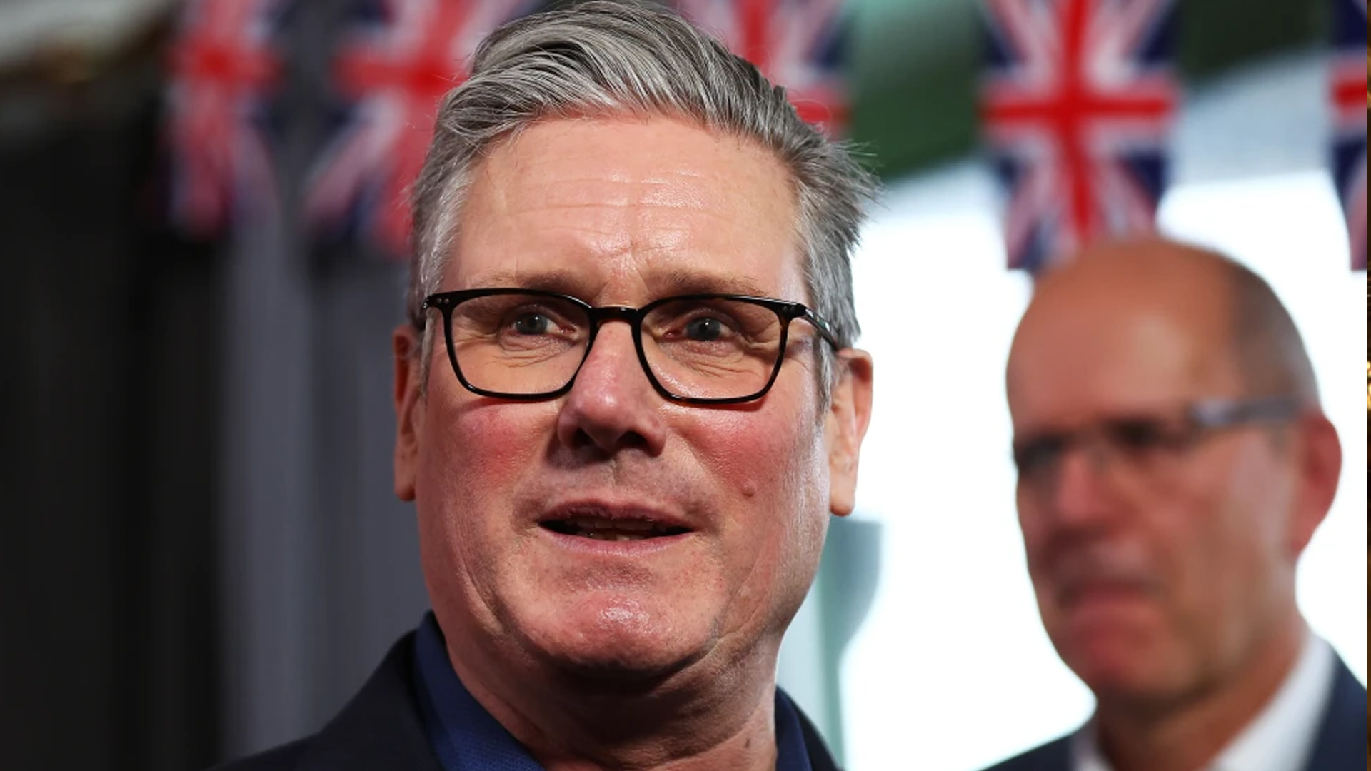 এপস্টেইন ঝড়ে ক্ষমতাচ্যুত হতে পারেন ব্রিটেনের কিয়ার স্টারমার