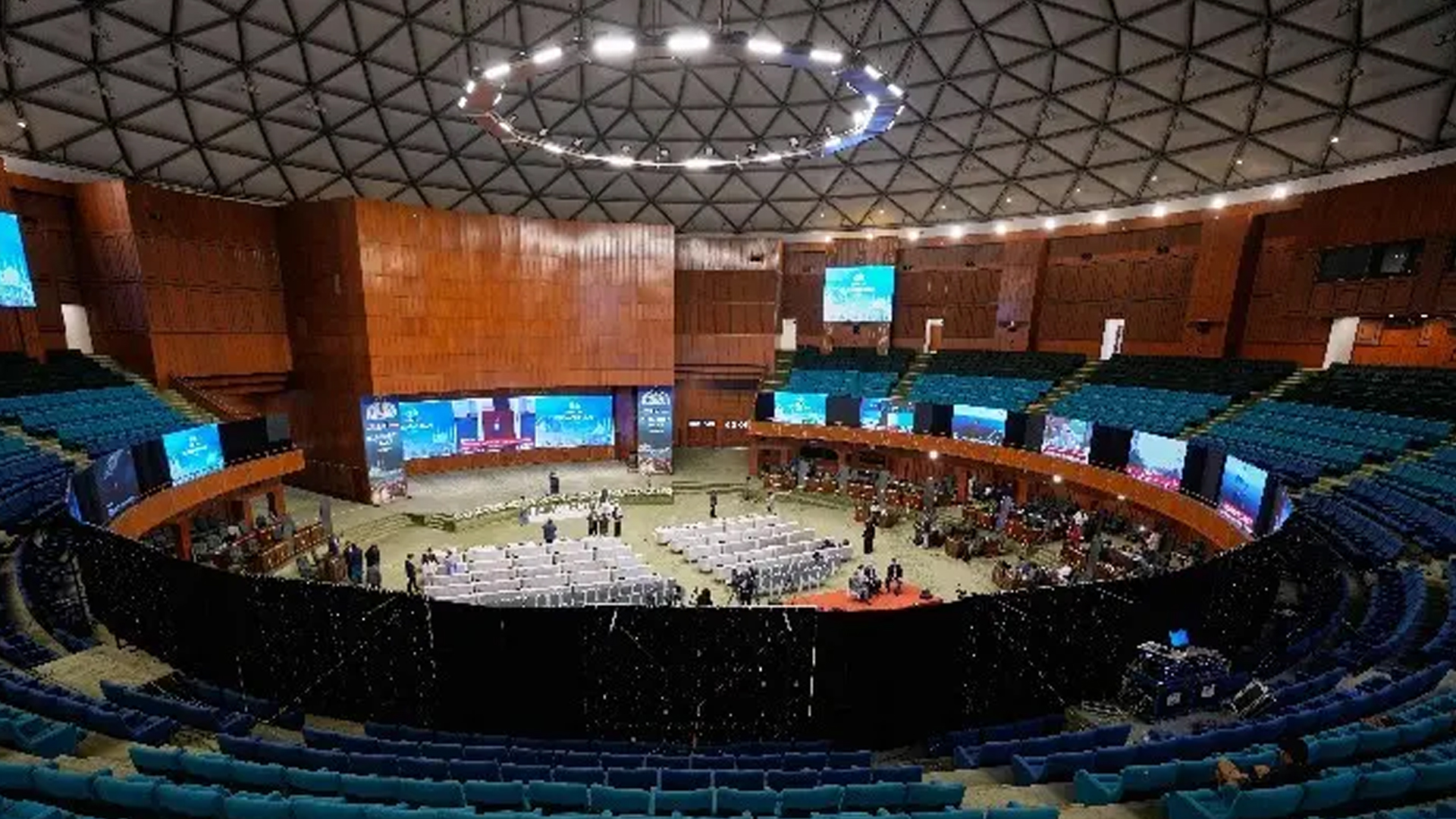 ইসলামাবাদের যে হোটেলে অনুষ্ঠিত হচ্ছে যুক্তরাষ্ট্র-ইরান বৈঠক