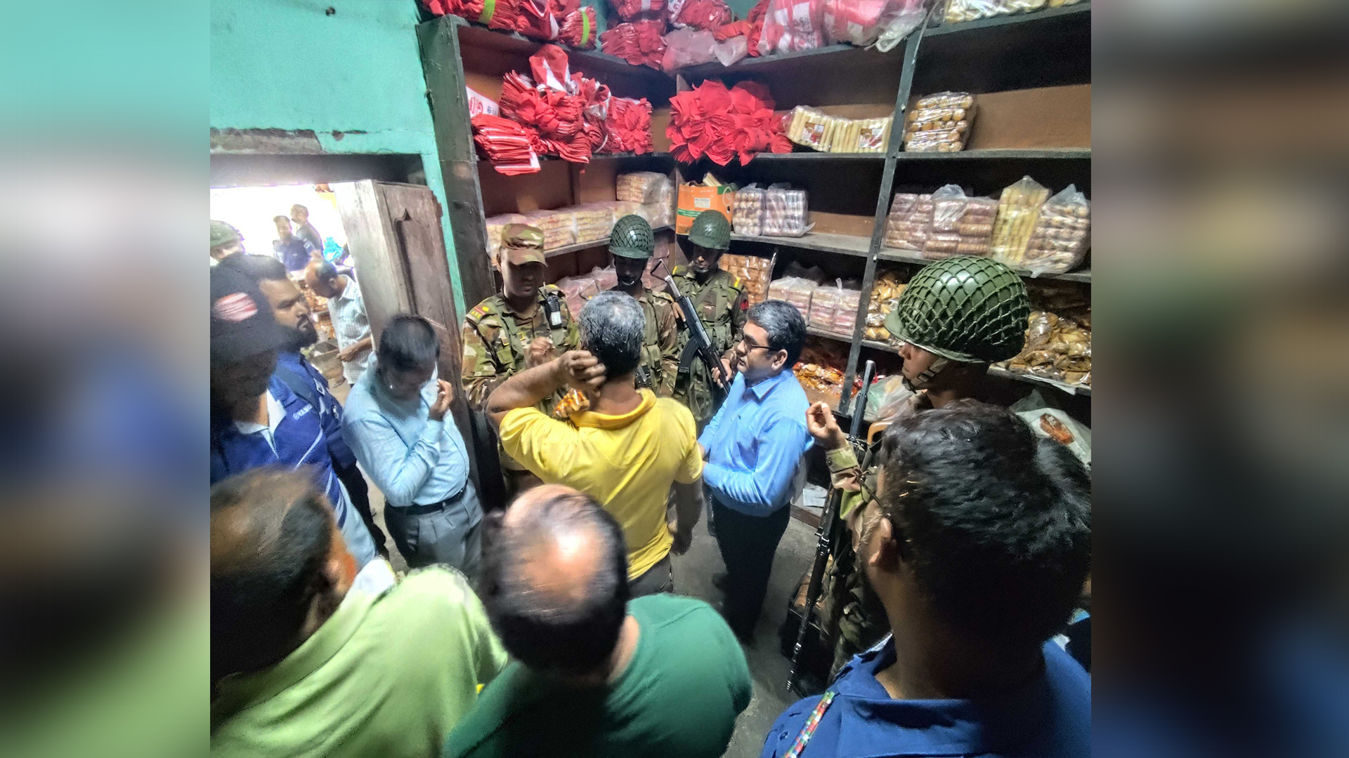 বেকারি পণ্যে অস্বাস্থ্যকর কেমিকেল, মেহেরপুরে জরিমানা