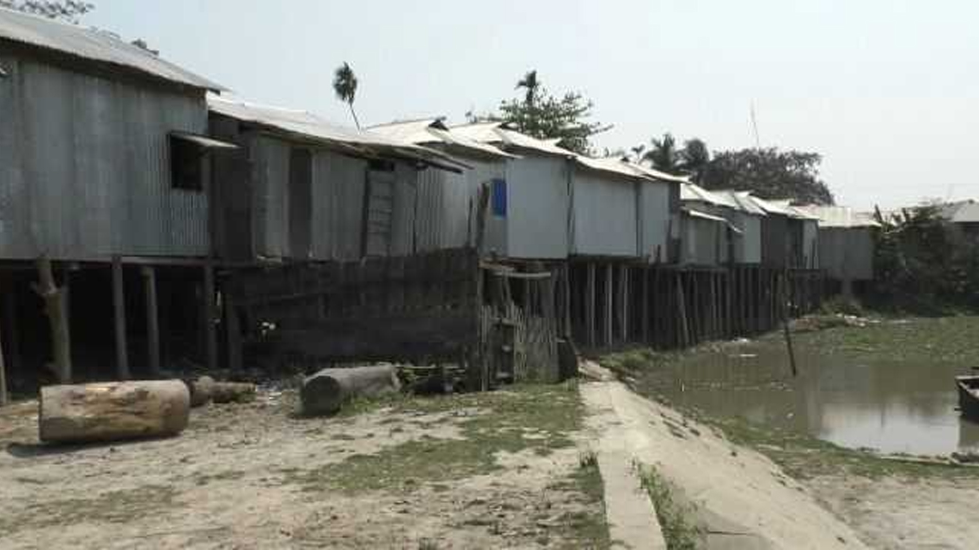 পাউবোর কয়েক কোটি টাকার জমি বেদখলের অভিযোগ কার্য সহকারীর বিরুদ্ধে