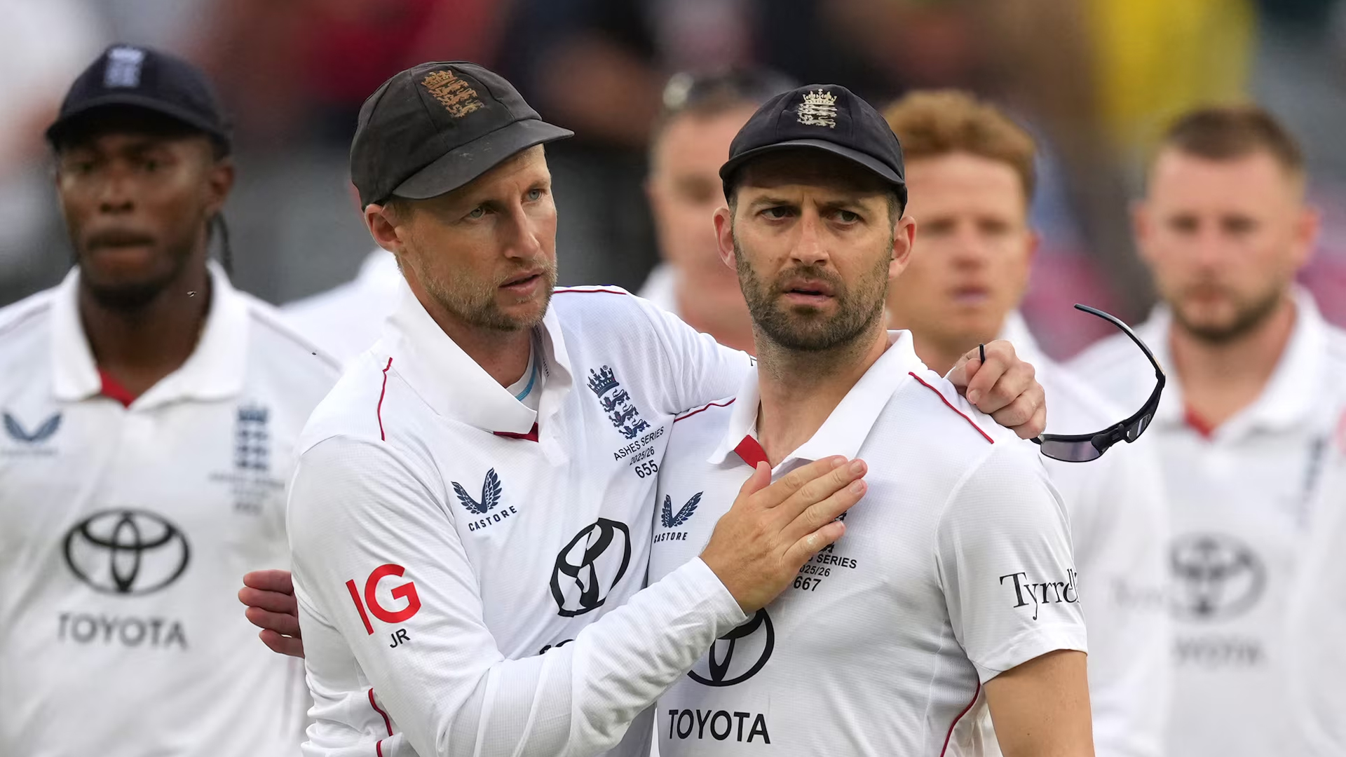 গোলাপি বলের টেস্ট না খেলার সিদ্ধান্ত নিচ্ছে ইংল্যান্ড