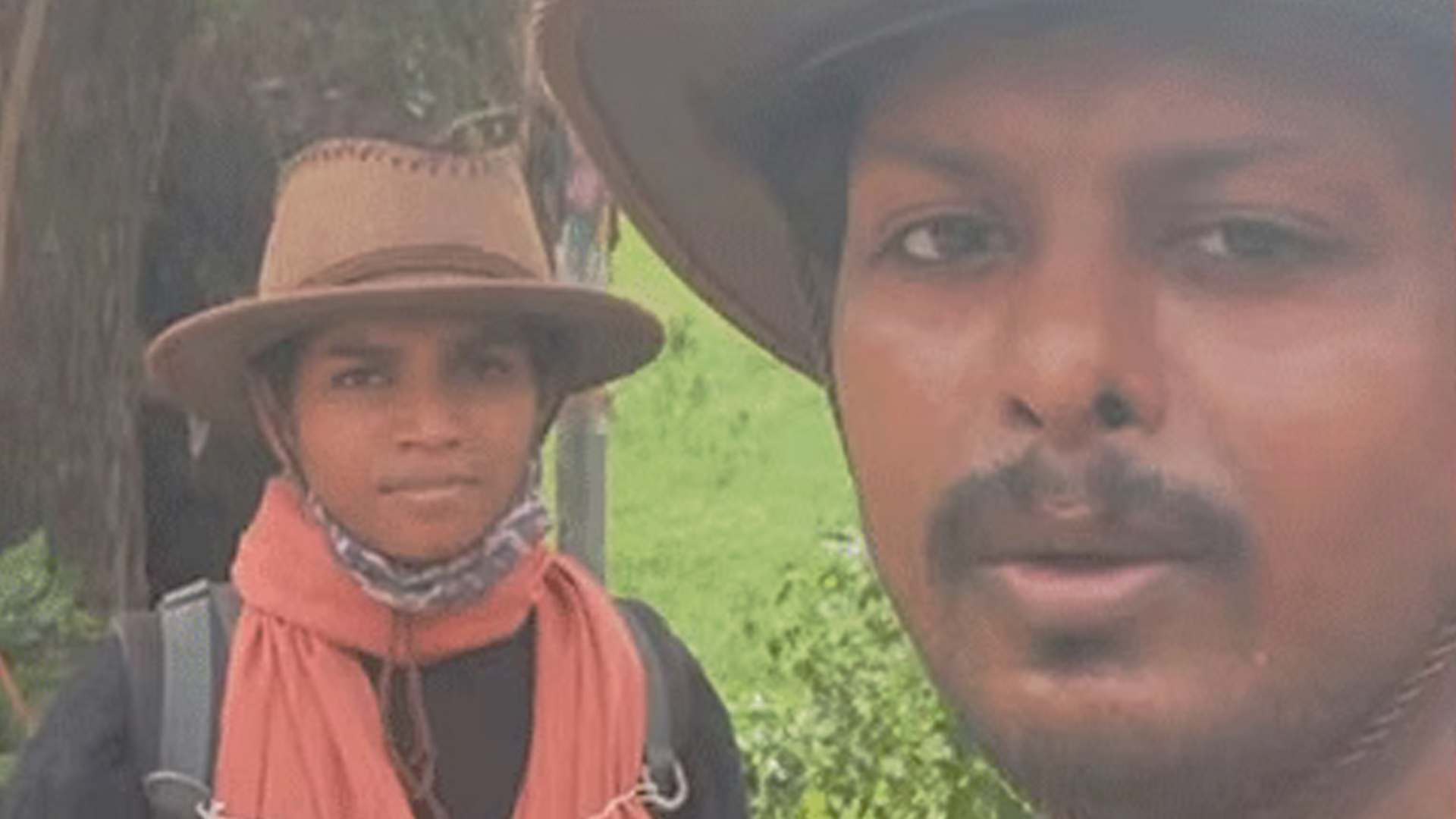 থালাপতি বিজয়ের সঙ্গে সাক্ষাতের আশায় ৬৫০ কিমি হাঁটলেন কেরালার দম্পতি