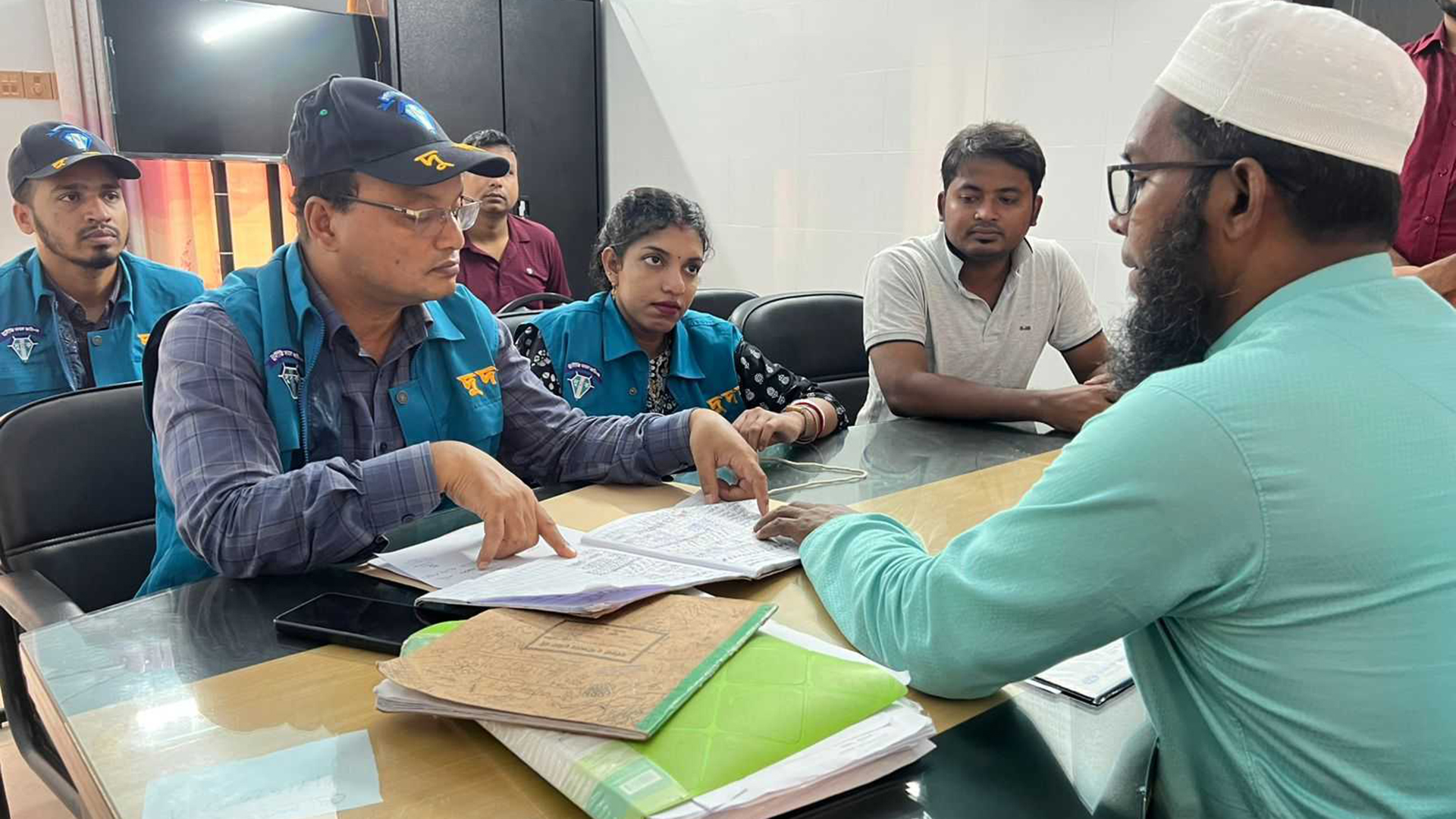 বাউফল উপজেলা স্বাস্থ্য কমপ্লেক্সে দুদকের ছদ্মবেশী অভিযান