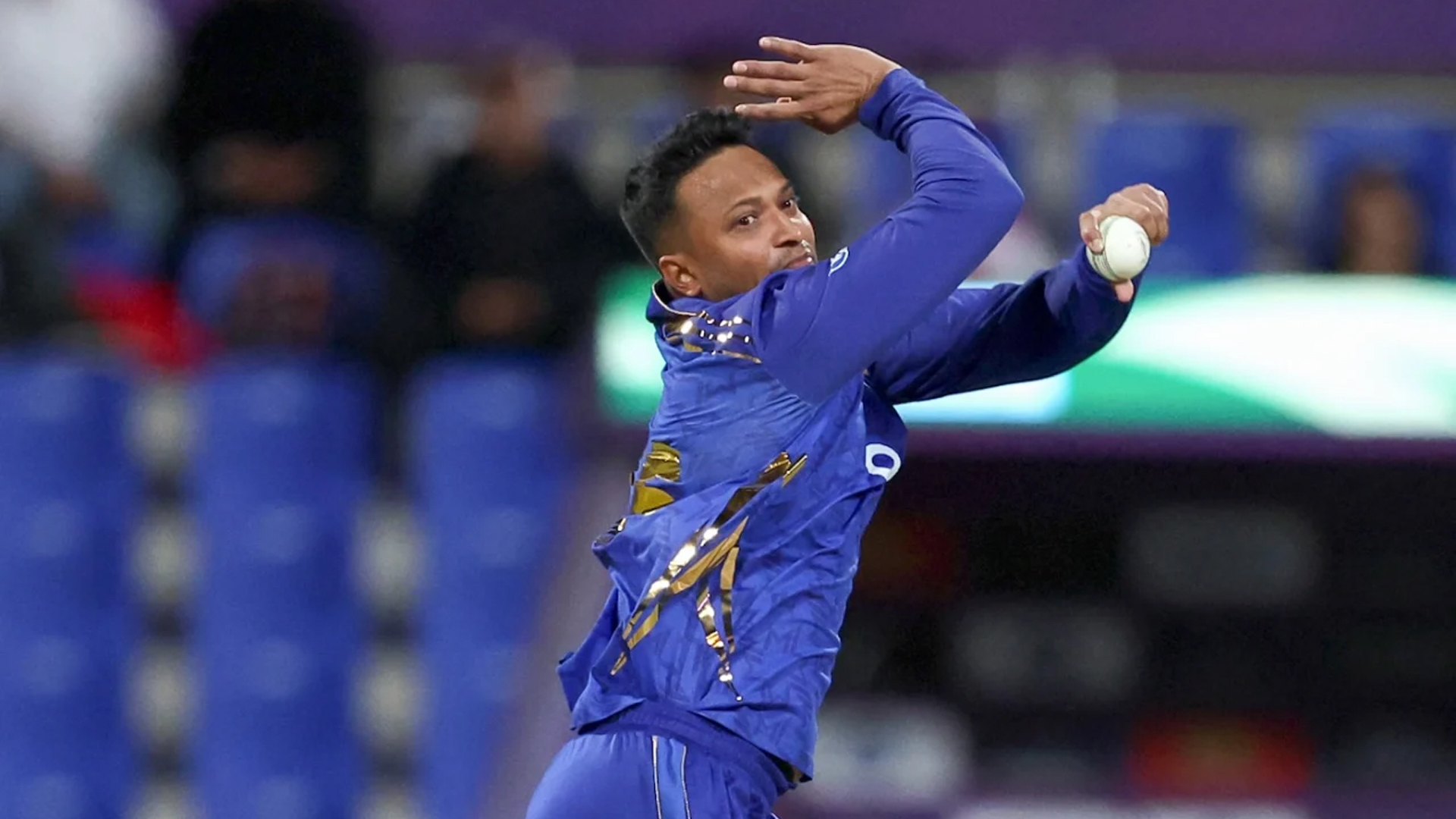 ব্যাটে-বলে ব্যর্থ সাকিব, হেরেছে তার দলও