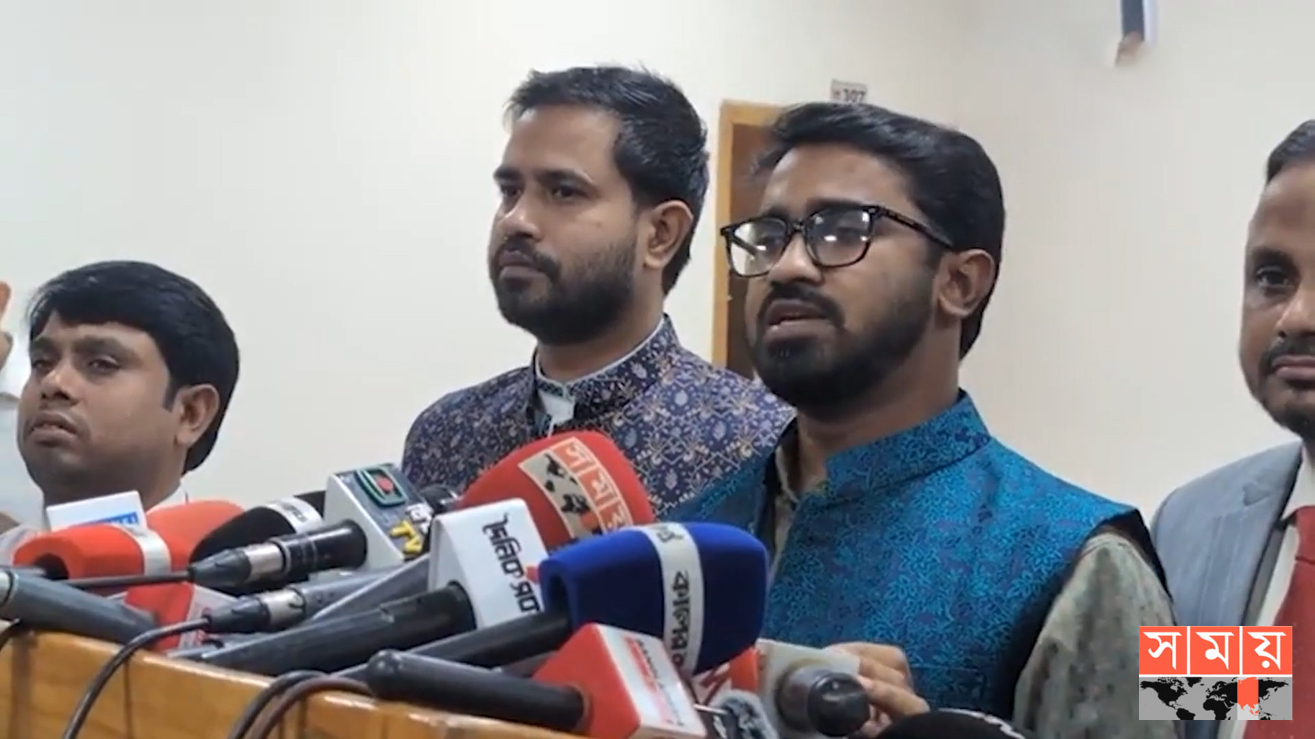 আ. লীগ নেতাদের স্বতন্ত্র প্রার্থী হওয়া ঠেকাতে ইসিতে রাশেদ খান