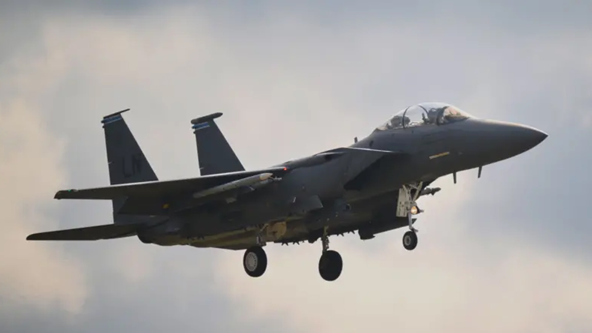 ইরানের দুর্গম পাহাড়ি এলাকায় নিখোঁজ ক্রুকে কীভাবে উদ্ধার করা হলো?