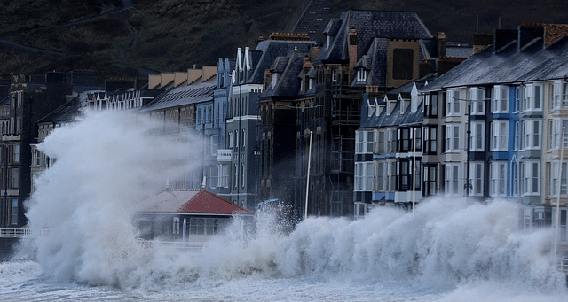 ইউরোপে ঘূর্ণিঝড় ইউনিসের তাণ্ডবে ১৪ জনের মৃত্যু