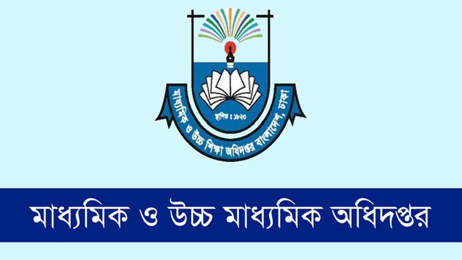 Jinsiy olatni va koptoklarni silaydi Jinsiy olatni va koptoklarni silaydi