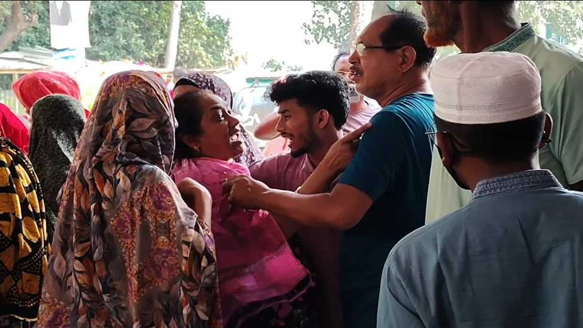 মেহেরপুরে ট্রাক্টরের ধাক্কায় মোটরসাইকেল আরোহী নিহত