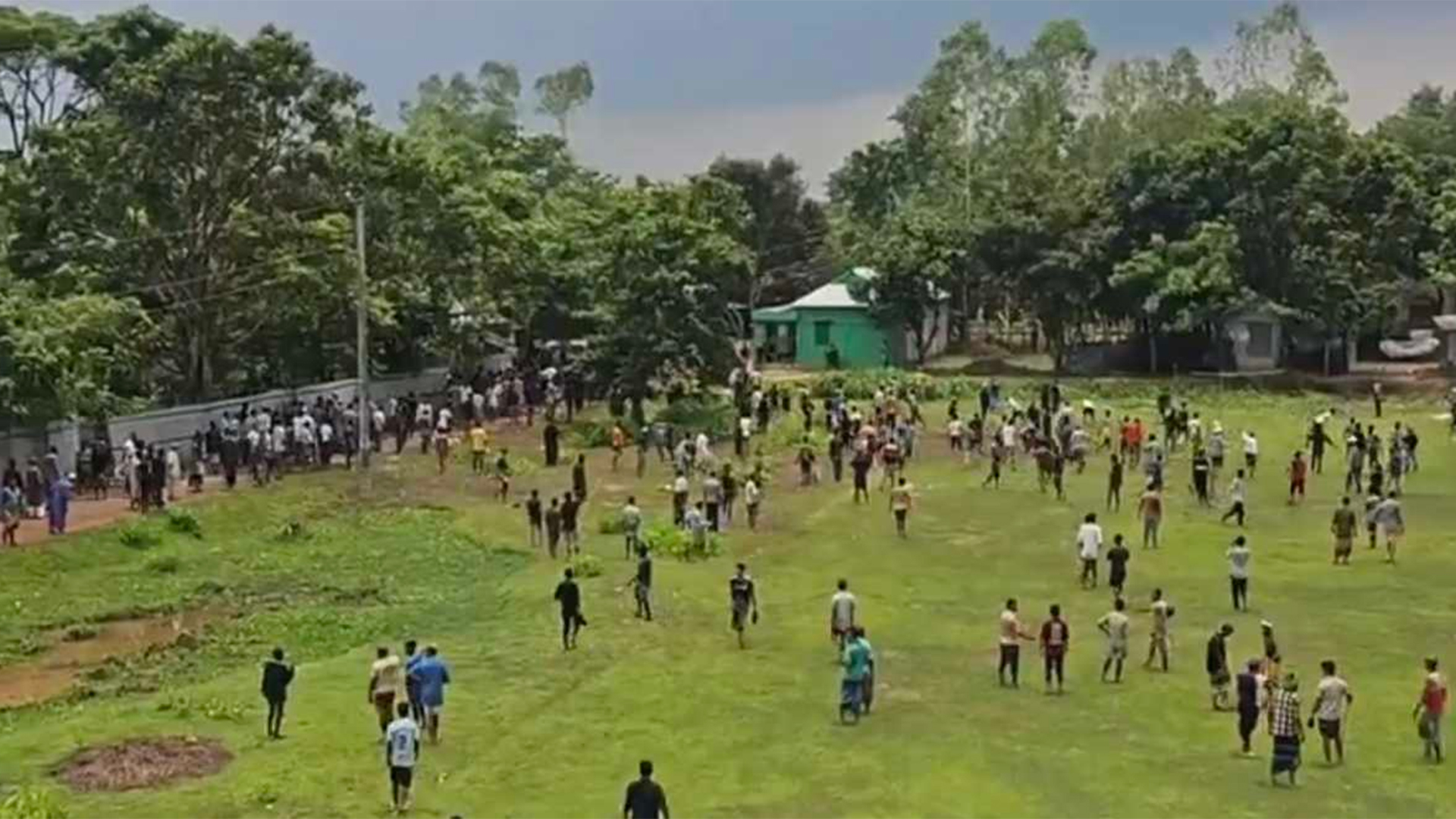 চেয়ারম্যানের পদ নিয়ে আ.লীগ ও যুবদল নেতার সমর্থকদের সংঘর্ষ, আ