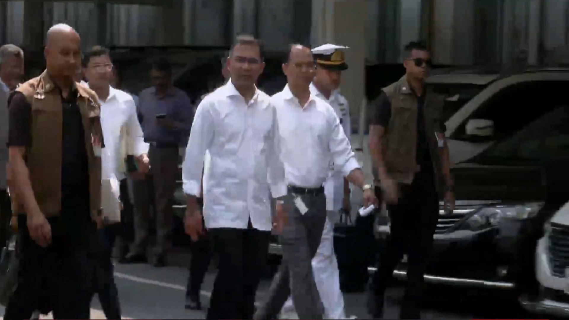 বিভিন্ন মন্ত্রণালয়ে আকস্মিক পরিদর্শন প্রধানমন্ত্রীর