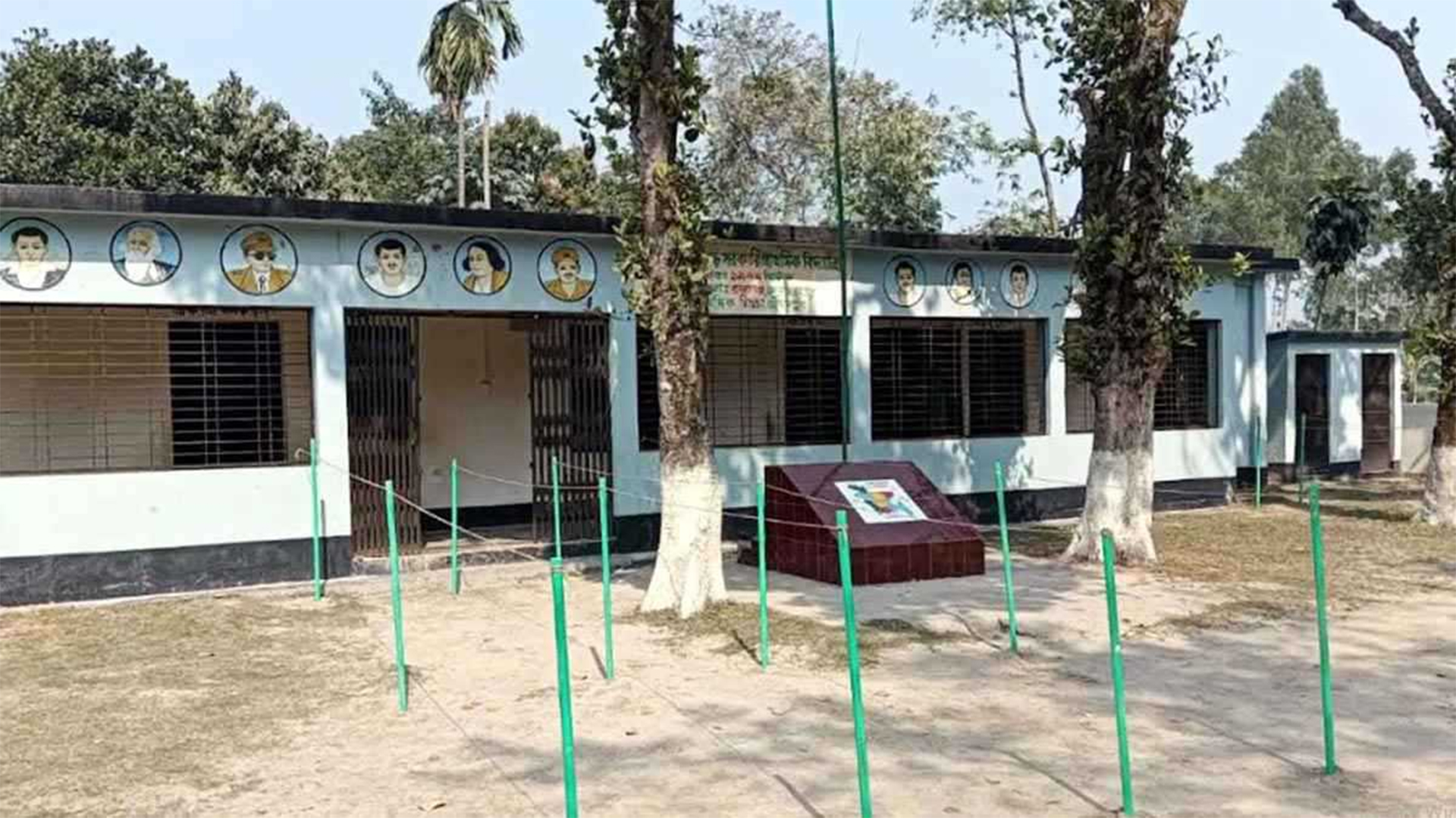 রংপুরে ভোটকেন্দ্র থেকে সিসি ক্যামেরা চুরি