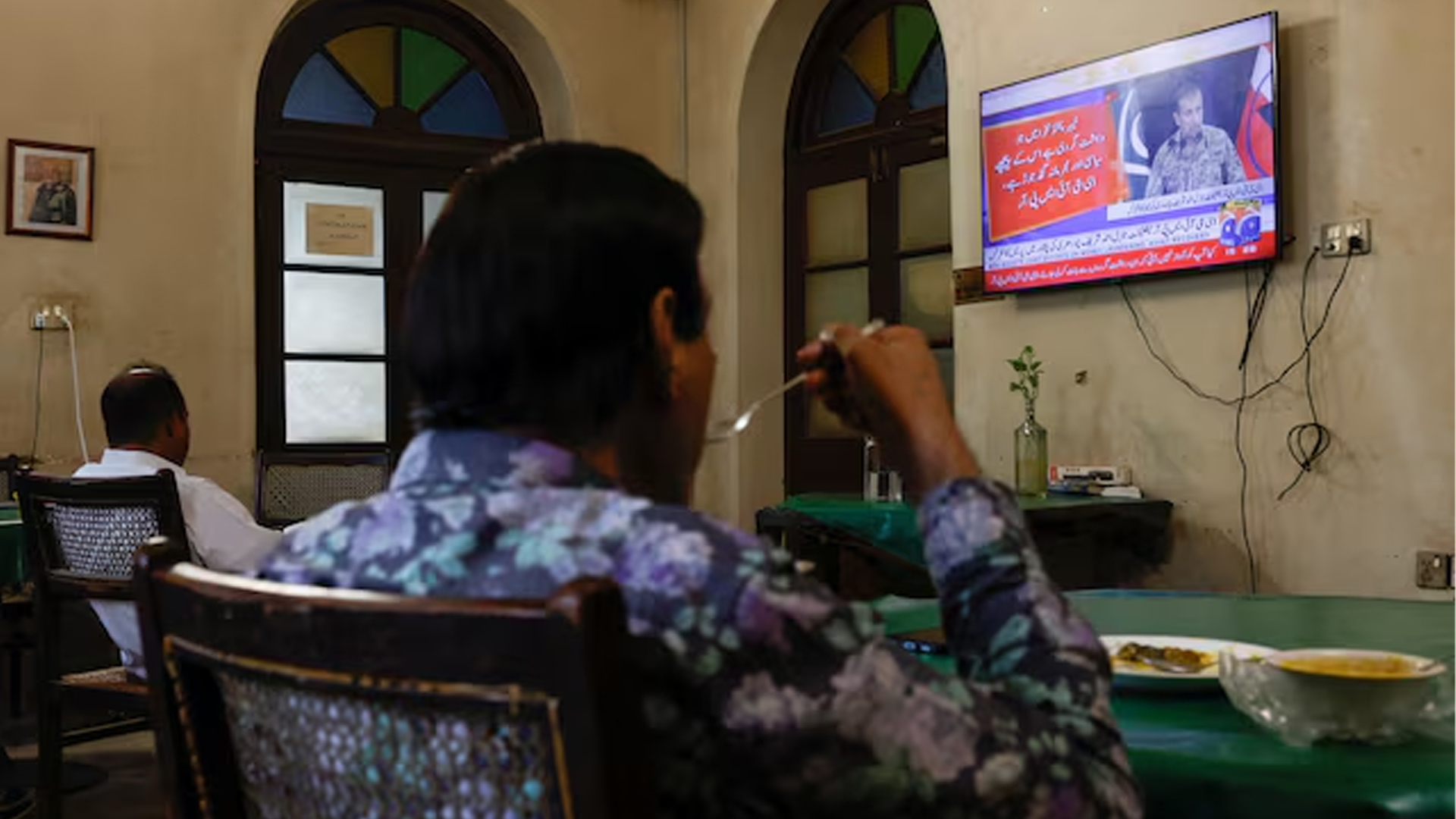 পাল্টা হামলায় ৫৮ পাক সেনা হত্যার দাবি আফগানিস্তানের, গুরুত্বপূর্ণ সীমান্ত বন্ধ করল পাকিস্তান