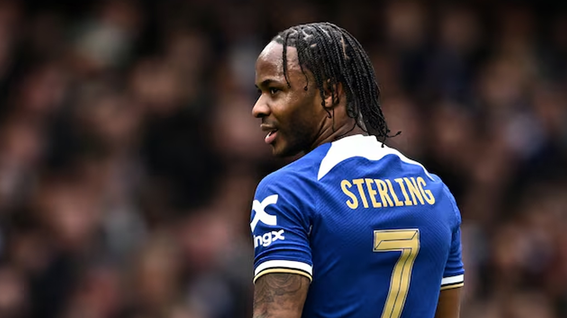 পারস্পরিক সম্মতিতে চেলসি ছাড়লেন স্টার্লিং