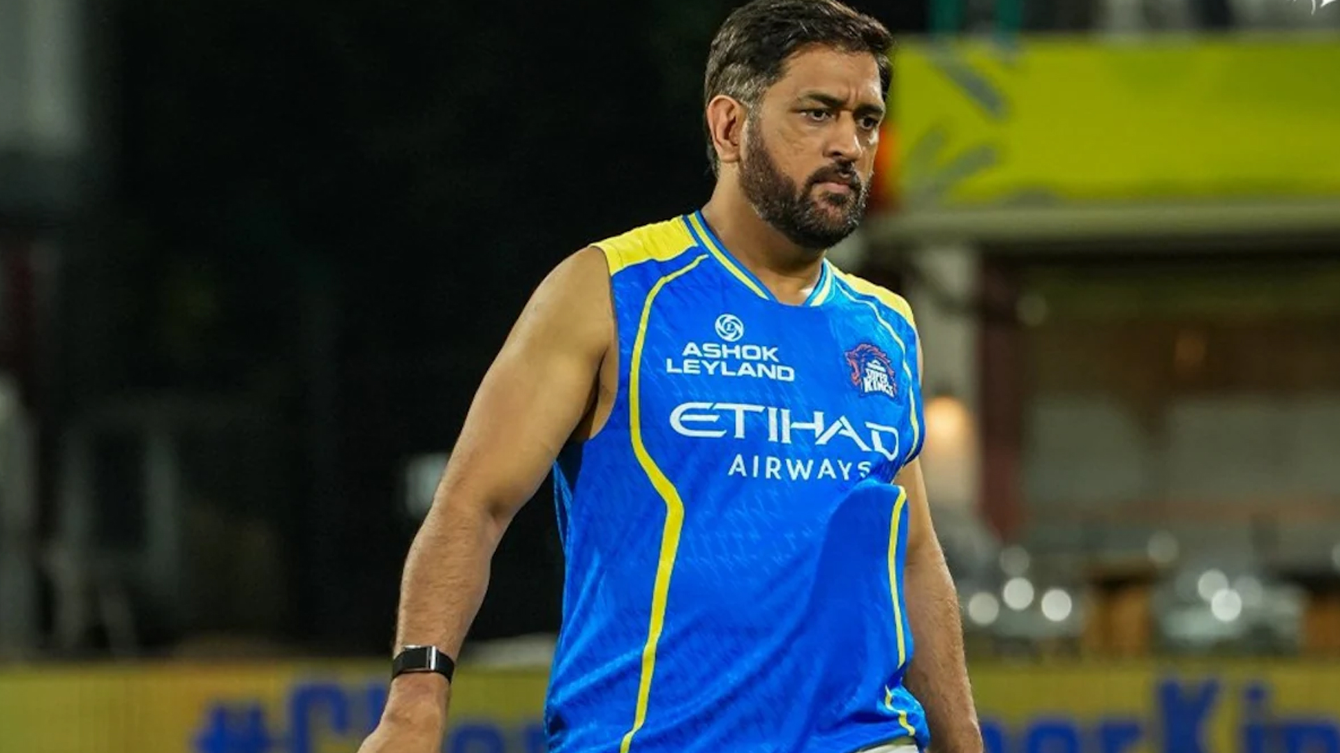 ফিট হয়েও কেন চেন্নাইয়ের একাদশে নেই ধোনি, কবে খেলবেন আর?