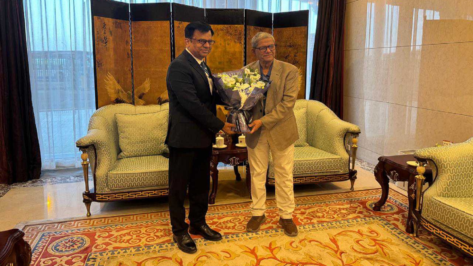 চীন সফরে মির্জা ফখরুল ইসলাম