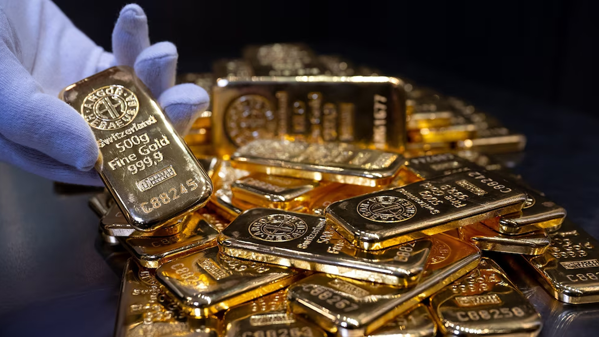 বিশ্ববাজারে ফের বাড়ছে স্বর্ণের দাম, কারণ কী?